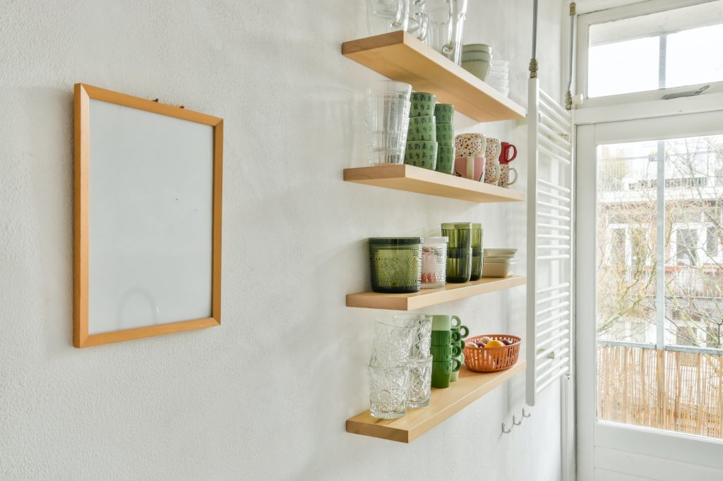 The Pros and Cons of Open Shelving in Your Kitchen